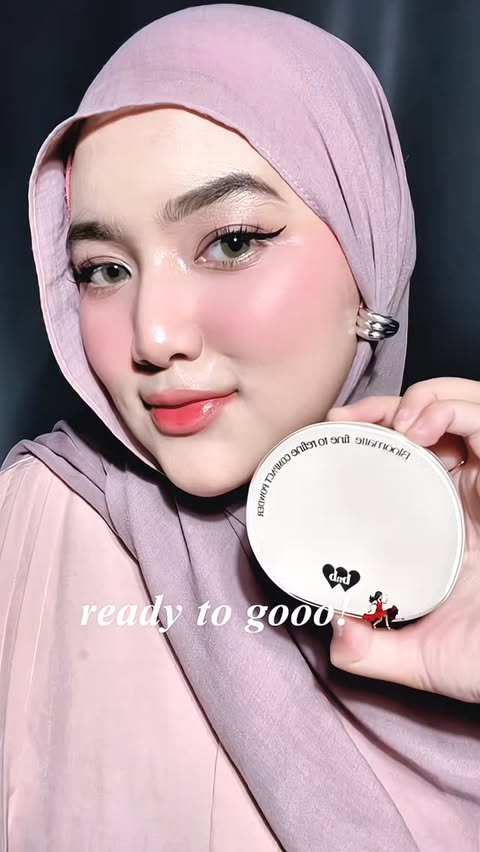 Instagram post by @dwiffahraherz for Barenbliss. Caption reads: Bloomatte Marble compact evens out skin tone,....