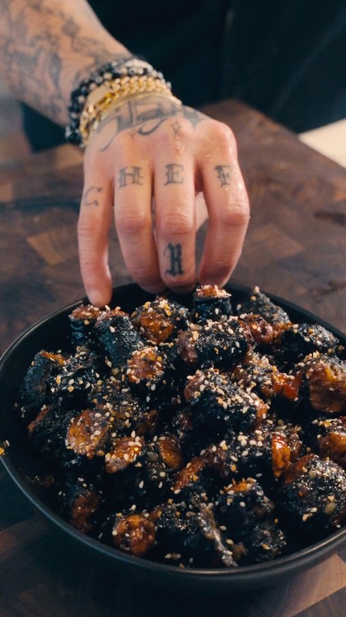 Instagram post by @chefkla for Gimme Seaweed. Caption reads: You’re gonna want to eat 1,000 of these lil Crispy....