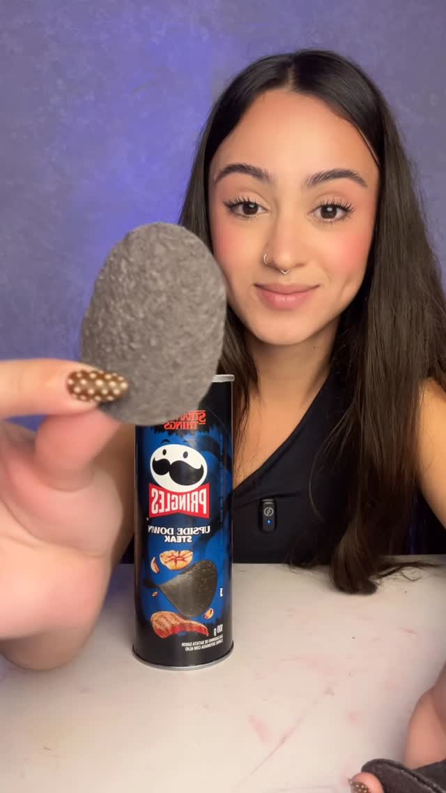 Instagram post by @by_melsz for Pringles. Caption reads: @pringlesoficialbr + ASMR experimentando a chips....