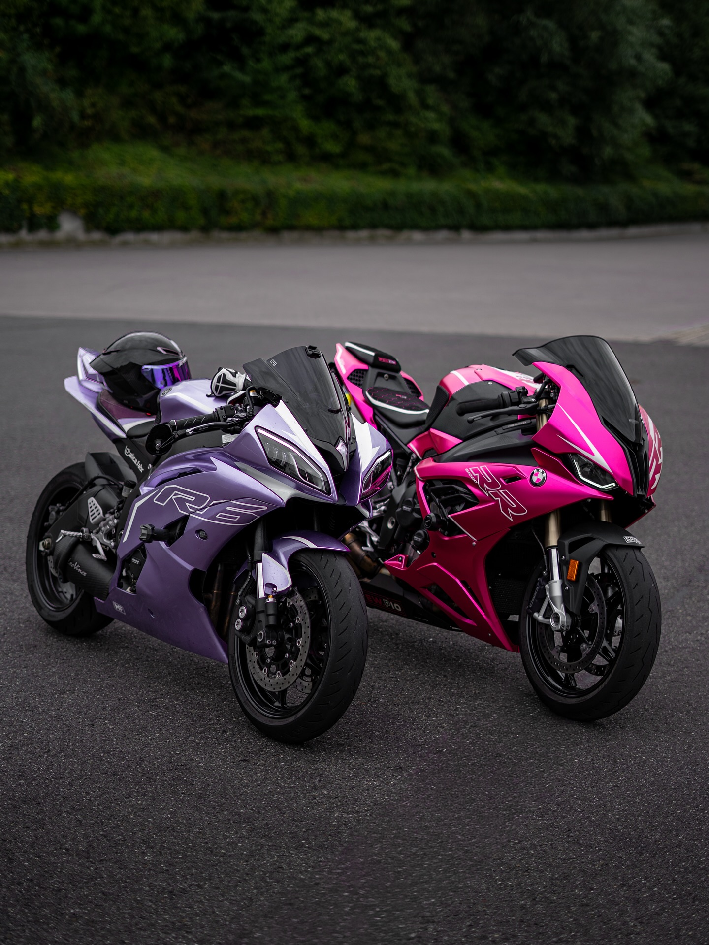 Instagram post by @pew.pio for Ruroc. Caption reads: S1000RR feat. R6 🩷💜

Impossible to decide which....