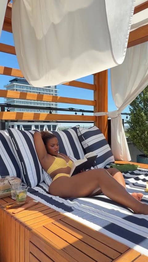 Instagram post by @rahelbrhane_ for ResortPass. Caption reads: [...] @arlohotels in Williamsburg through....