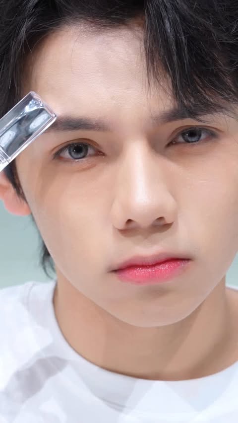 Instagram post by @shineboys_boss for Barenbliss. Caption reads: Kiss 💋 
#barenbliss....