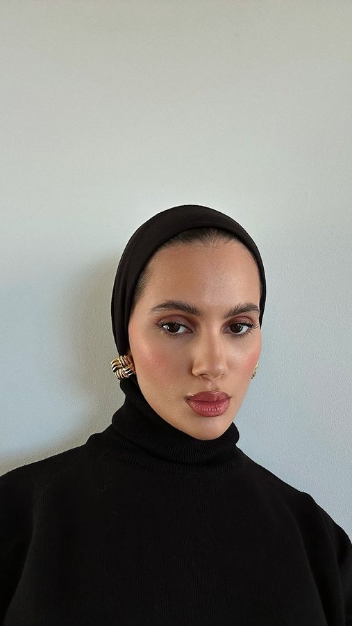 Instagram post by @jasminxomar for Touche Prive. Caption reads: 3 outfits based on dates✨ with @toucheprive 

They....