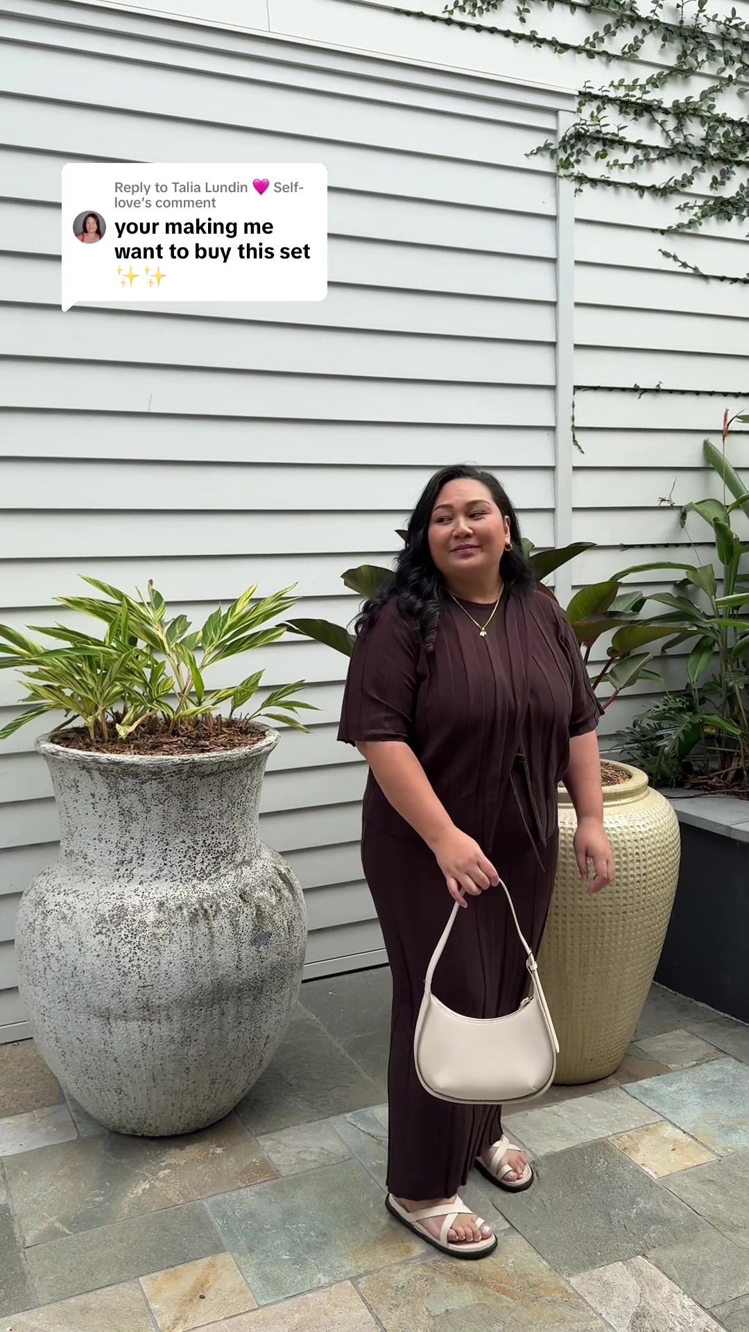 TikTok post by @talishaaspery for Apéro Label. Caption reads: [...] to the set https://spn.so/2s3czccn 😍 @Apéro....