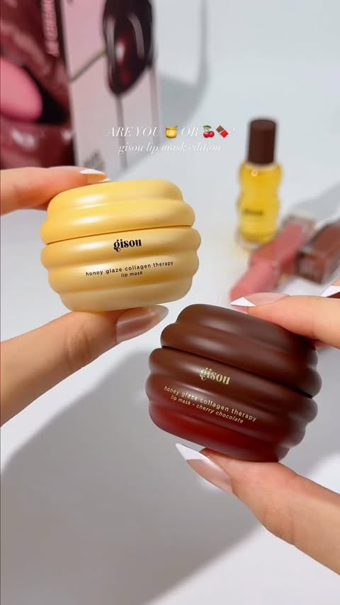Instagram post by @sav.aesthetics_ for Gisou. Caption reads: [...] new Cherry Chocolate🍒🍫 comparing the....