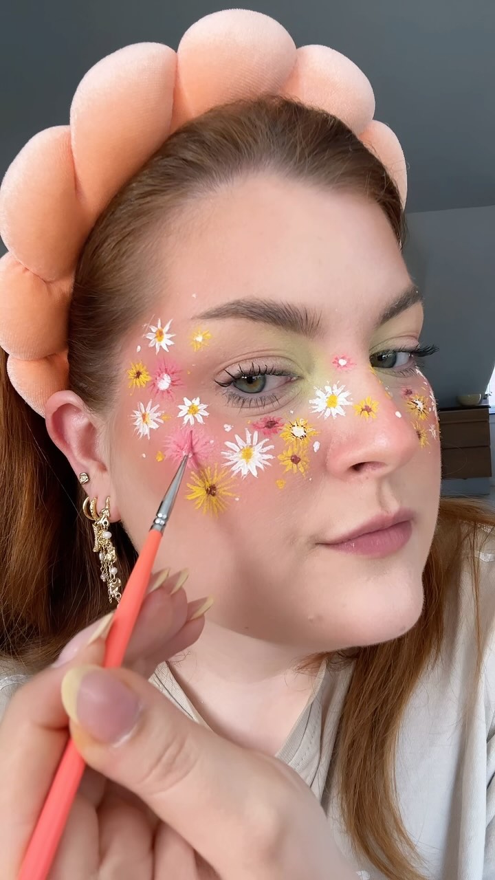 Instagram post by @emmaahp for Huda Beauty. Caption reads: [...] tinted serum foundation 
@hudabeauty faux....