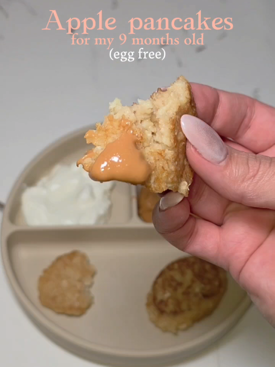 TikTok post by @angie_alvaradox for GROWNSY. Caption reads: [...] egg-free apple oat pancakes using the....