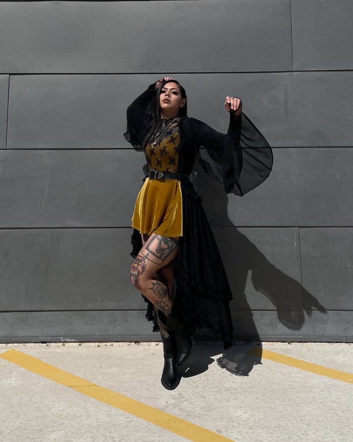 Instagram post by @meganwearsprada for Foxblood. Caption reads: [...] Me: BET.
✨PR for the one and only....