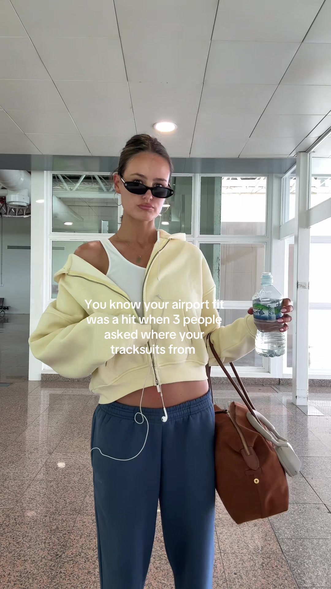 TikTok post by @eabhaodonoghue123 for Sisters And Seekers. Caption reads: Airport approved ✈️💓😮‍💨 full fit from @Sisters....