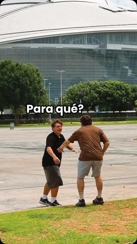 Instagram post by @lucasbalbo_ for AXE en Español. Caption reads: No podía faltar @axe.espanol antes de entrar al....