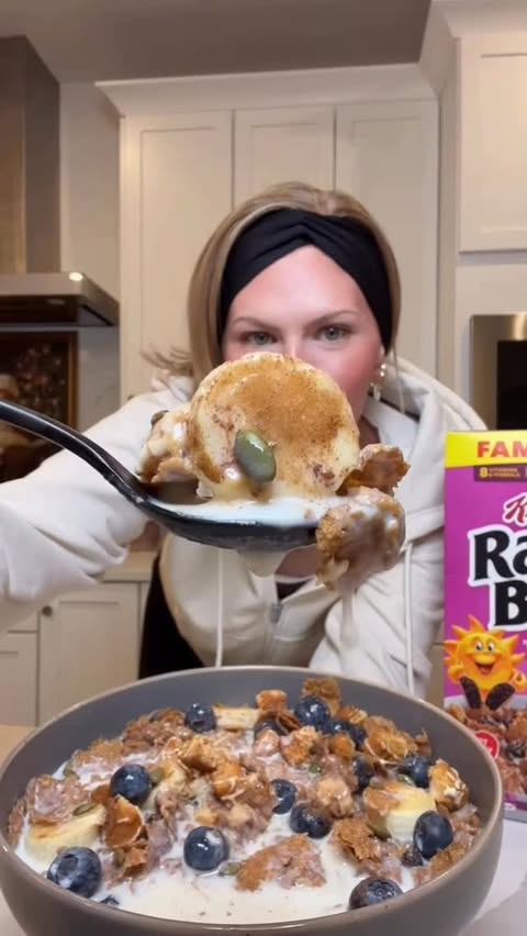 Instagram post by @smaller_sam.pcos for Kellogg's. Caption reads: @kelloggsus Checks breakfast off my list- this....