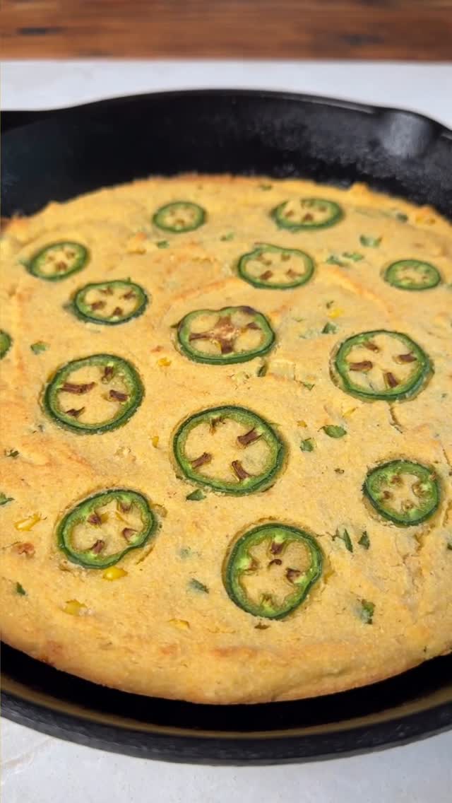 Instagram post by @kim.thefoodie for Earth’s Own. Caption reads: #ad This jalapeno cornbread is soft, savoury, and....