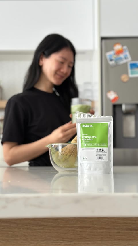 Instagram post by @thelittleloft for Davidstea. Caption reads: [...] Whether it’s iced or warm, @davidstea’s....
