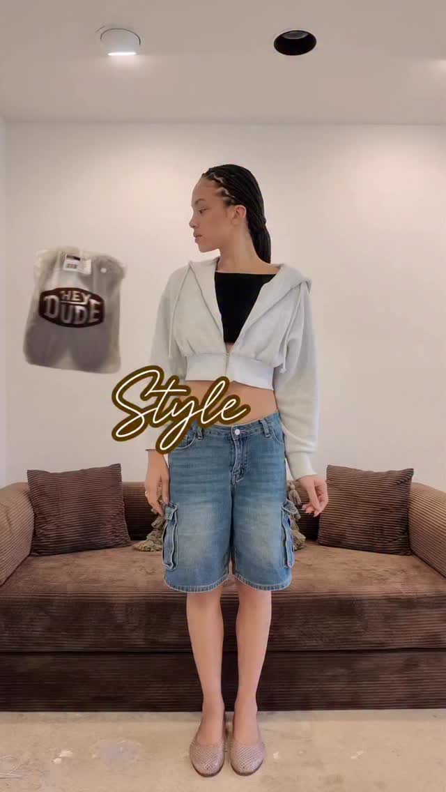 Instagram post by @malouskwette for HEYDUDE. Caption reads: Ready for the fall in my @heydude slippers🍂🪵....