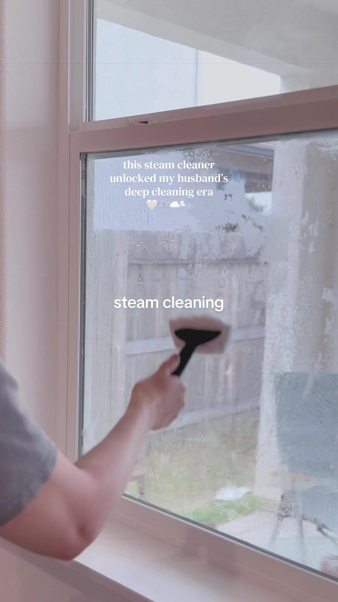 TikTok post by @hello.bykye for Phueut. Caption reads: [...] house 🤍✨ fav new cleaning tool 🧺🏠....