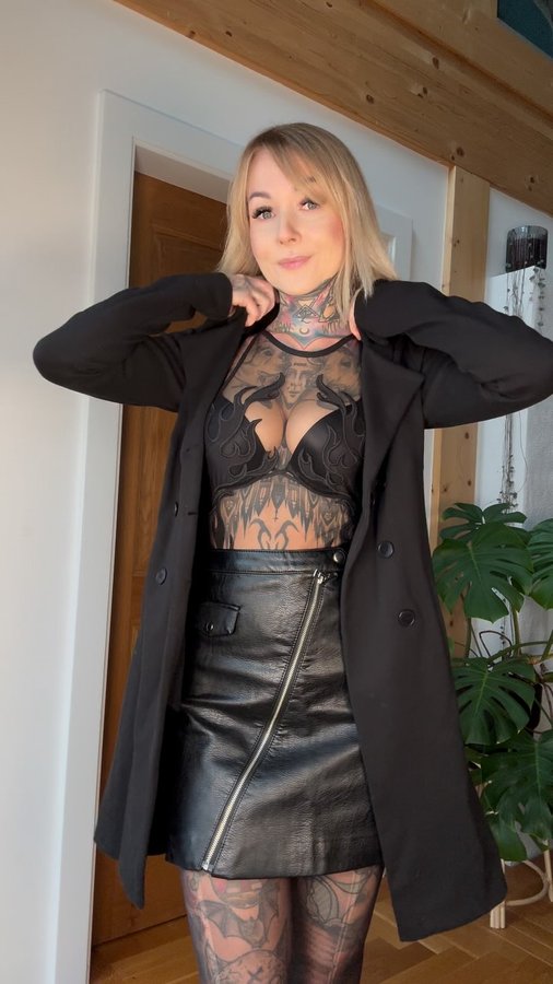 Instagram post by @kristy.von.kashyyyk for Newrock. Caption reads: [...] @thistleandspire 
Heels* @newrock 
Skirt &....