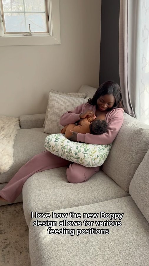 Instagram post by @thandibadger for Boppy Italia. Caption reads: #Ad New moms, experienced moms—this one’s for YOU!....