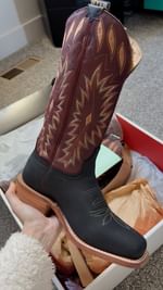 Instagram post by @marijka_dam for Hyer Boots. Caption reads: [...] with me to break in my new boots from....