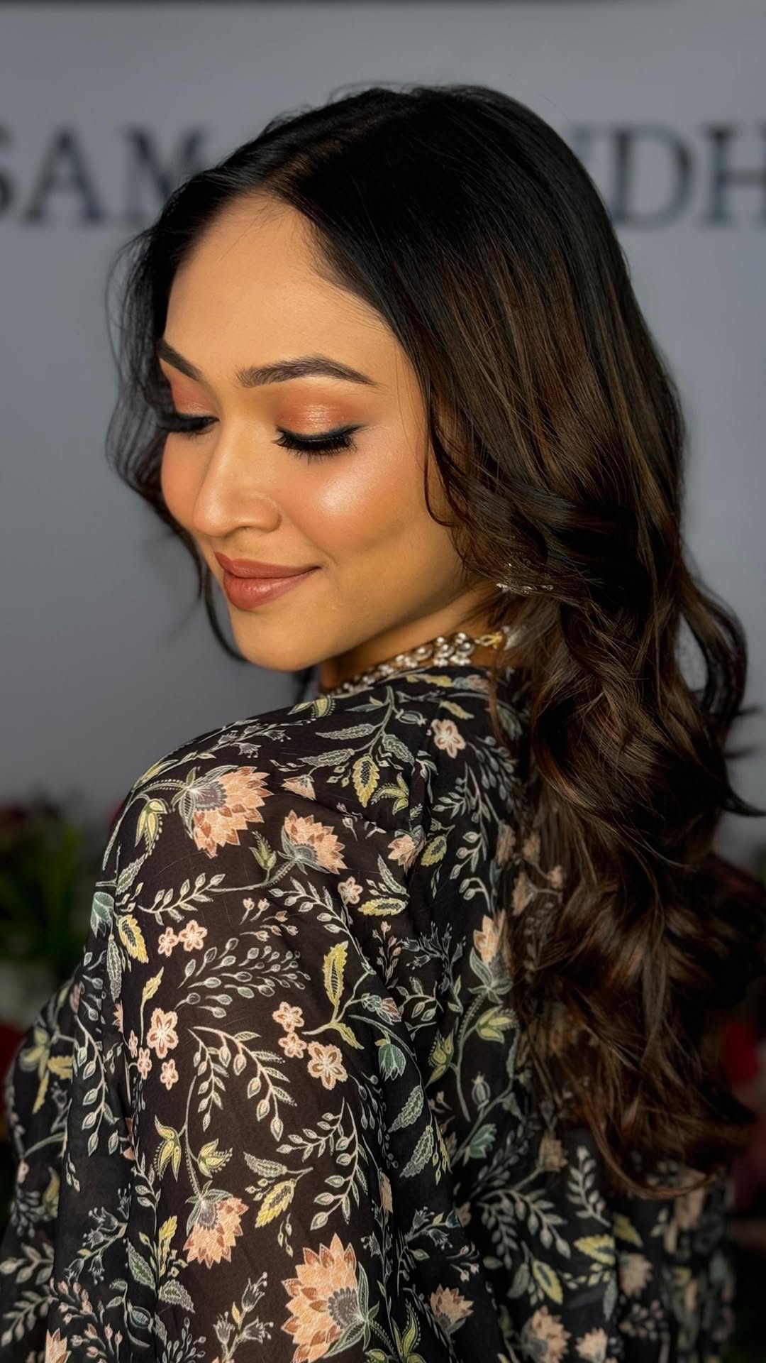 Instagram post by @makeupbymausam for Colorbar Cosmetics. Caption reads: Speechless, because this look is a showstopper for....