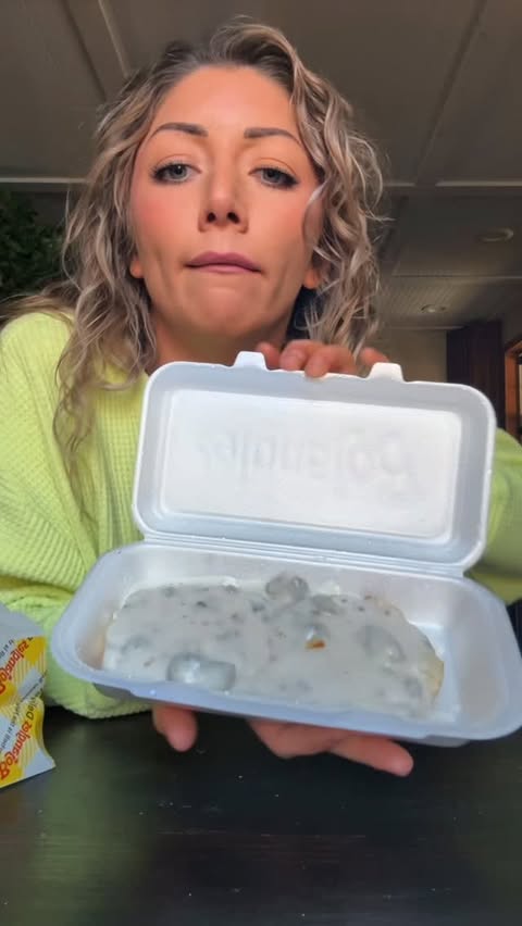 Instagram post by @_russell_jessica for Bojangles. Caption reads: HEAVENLY😫
.
.
.
.
#biscuit #biscuitsandgravy....