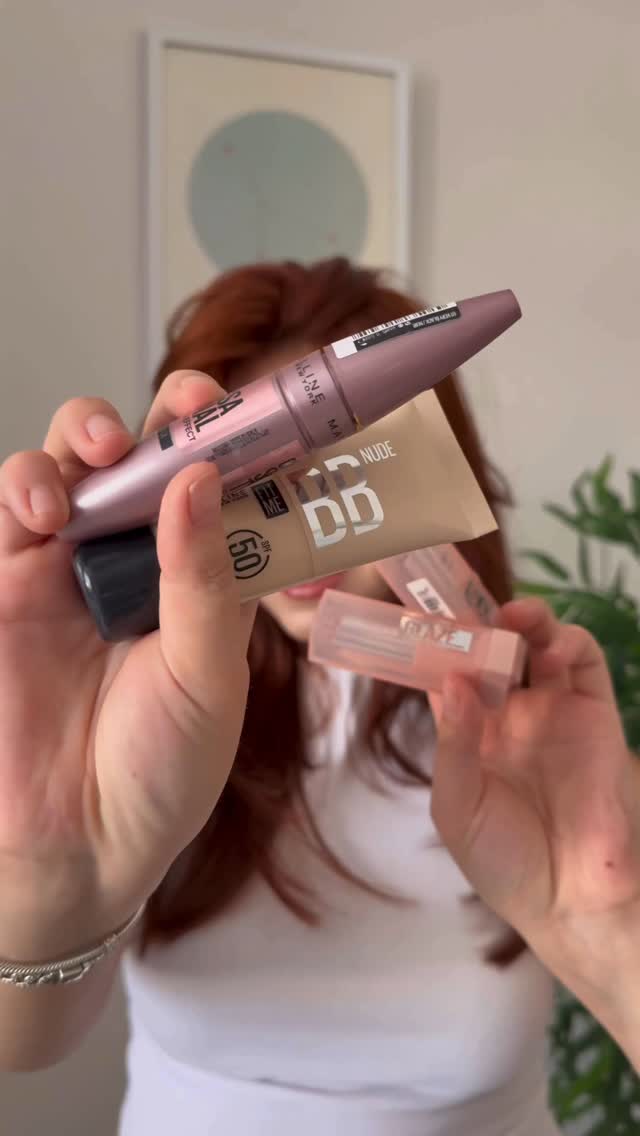 Instagram post by @ertassla for Maybelline. Caption reads: Makyaj çantamdan asla çıkmayan 3’lü sayesinde....