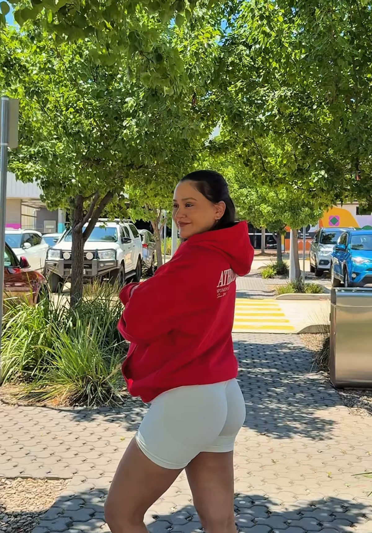 TikTok post by @yammuna11 for Women's Best. Caption reads: LIFT & RESET CAPAULE IS LIVE ❤️ @Women‘s Best CODE....
