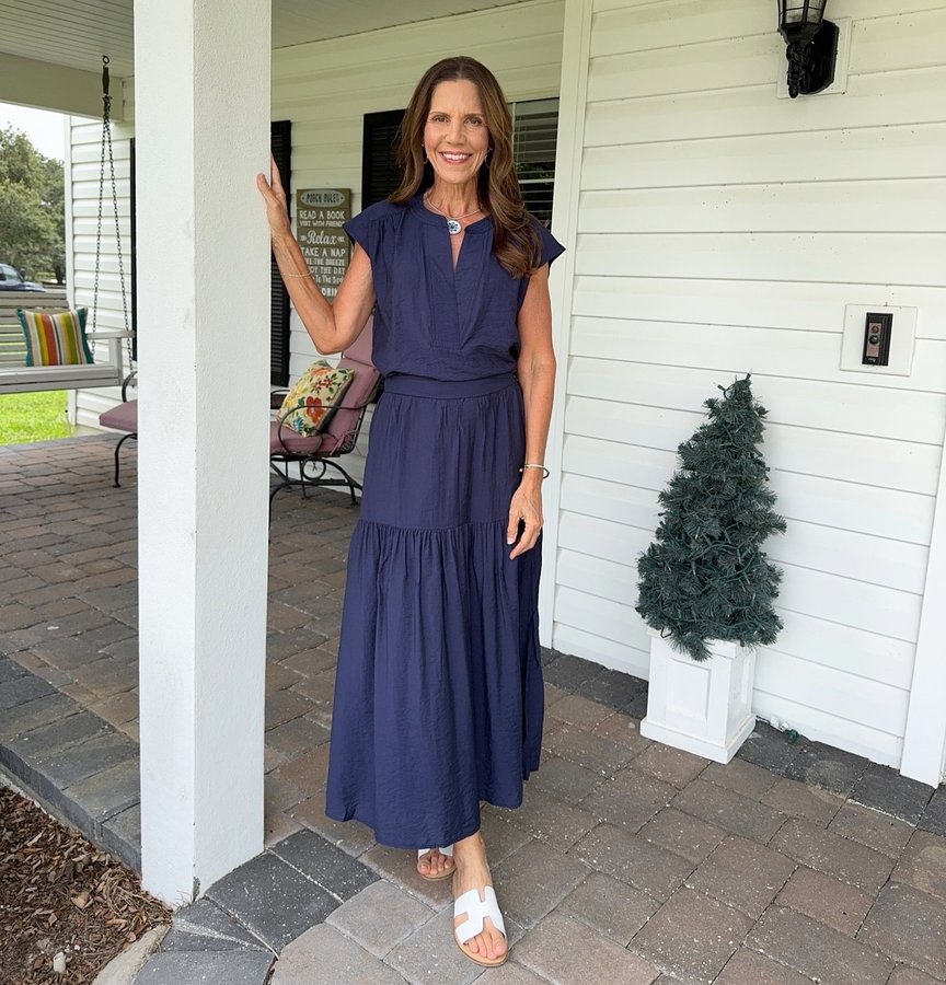 Instagram post by @emilysarmo for Gibsonlook. Caption reads: [...] now on sale for a limited time @GIBSONLOOK.....