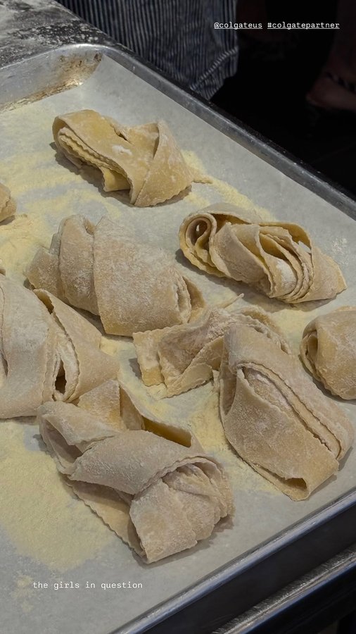 Instagram post by @jasminespuur for Colgate. Caption reads: #ColgatePartner As much as I indulge in tomato....