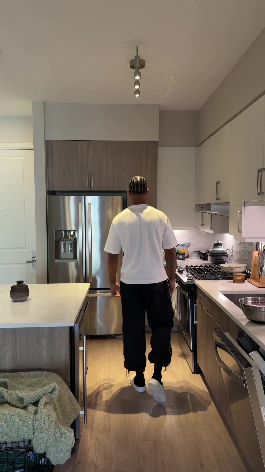 TikTok post by @seanjonesjr_ for Ultima Replenisher. Caption reads: [...] or sprint I’m hydrated with @Ultima....