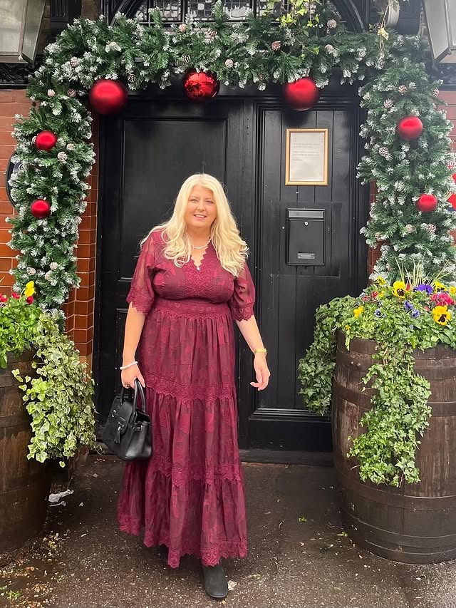 Instagram post by @mimiswardrobeuk for Izabel London. Caption reads: Happy Monday! 

Christmas party season 
Wearing a....