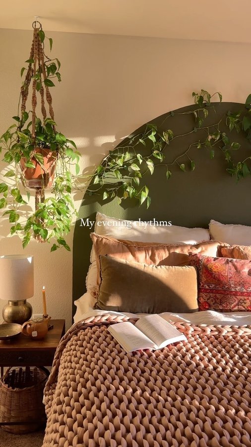 Instagram post by @sasha__dube for Bearaby. Caption reads: My evening rhythms for cultivating calm:
1. Hot....