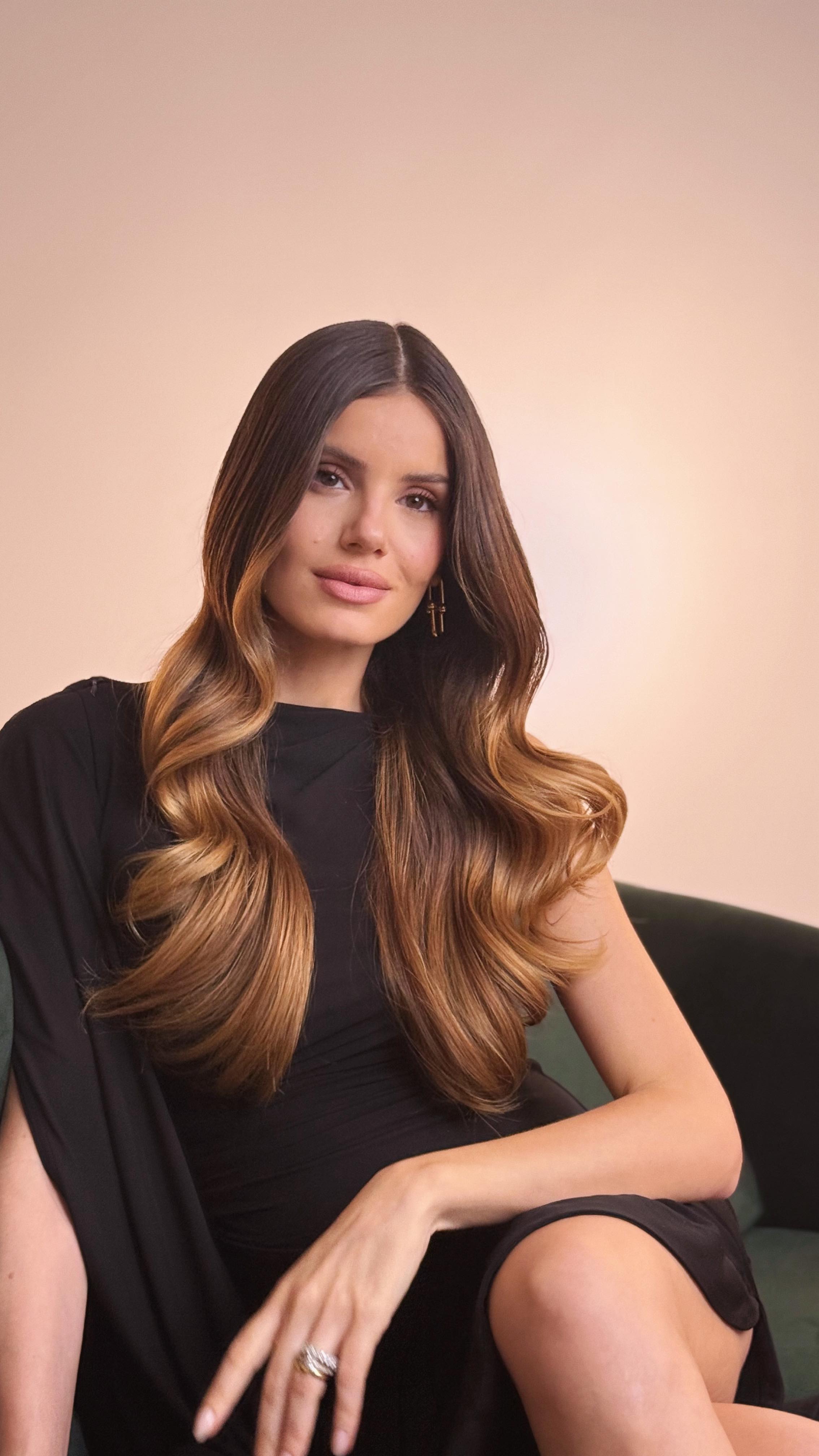 Instagram post by @camilaqueiroz for Pantene. Caption reads: Ser protagonista não é só estar na frente das....