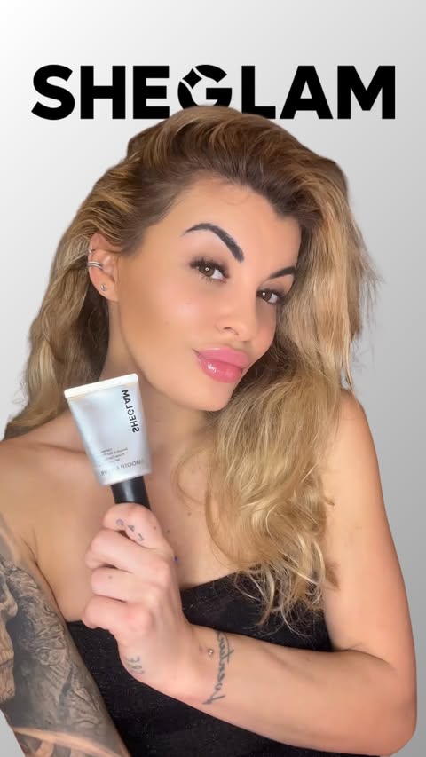 Instagram post by @pauleanpop for Sintillate Talent. Caption reads: Going into the New Year with zero filter and....