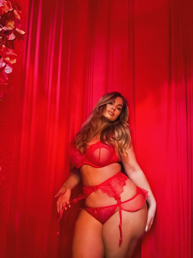 Instagram post by @hannawilperath for Playful Promises. Caption reads: ad| @playfulpromises ❤️🍎🍓🍅🌶️🍷.