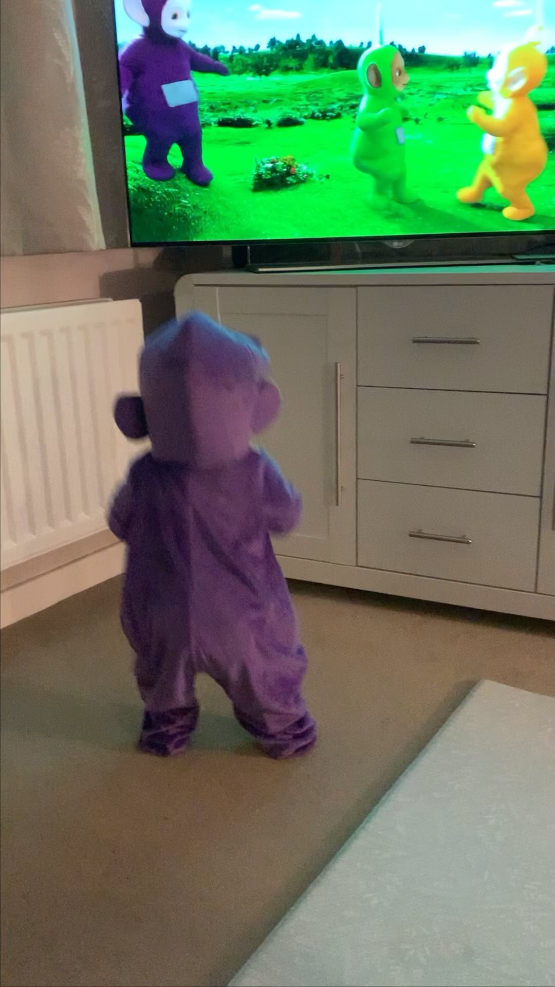 Instagram post by @samandthegirls_ for Smiffys. Caption reads: [...] premiering on Monday 14th November.....