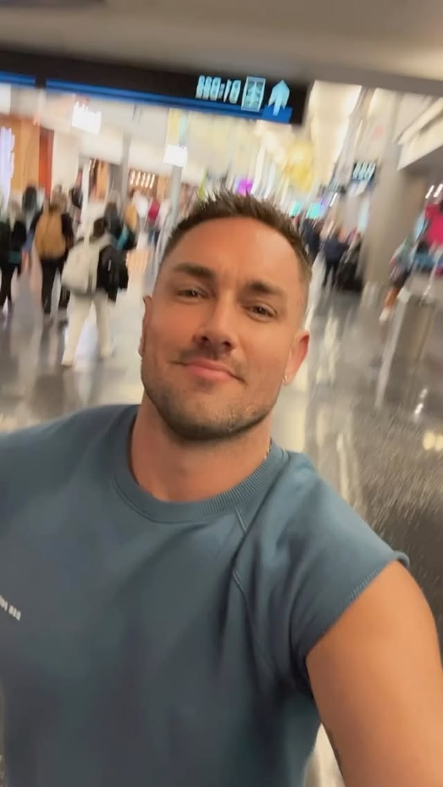 Instagram post by @ben_bakson for Ron Dorff. Caption reads: My Favorite Travel Outfit by @rondorff 
#rondorff....