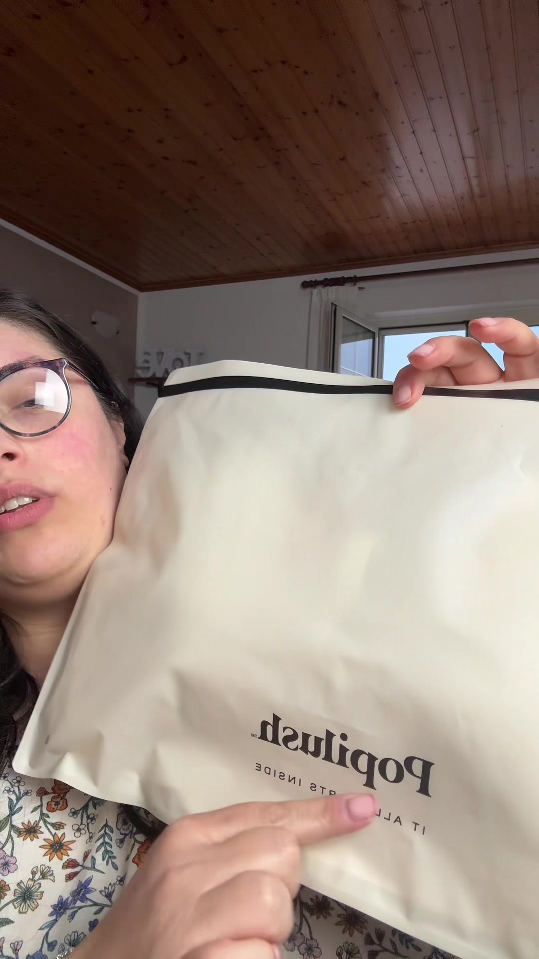 TikTok post by @anna.occ for Popilush. Caption reads: Reggiseno @Popilush LLC #reggiseno #curvy [...].
