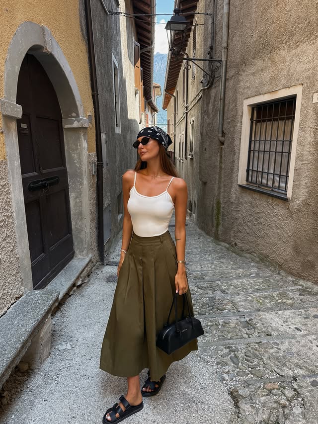 Instagram post by @valentina.brambilla for Lumina Fashion. Caption reads: Foto by mamma ♥️ #ootd #ootdinspo In....