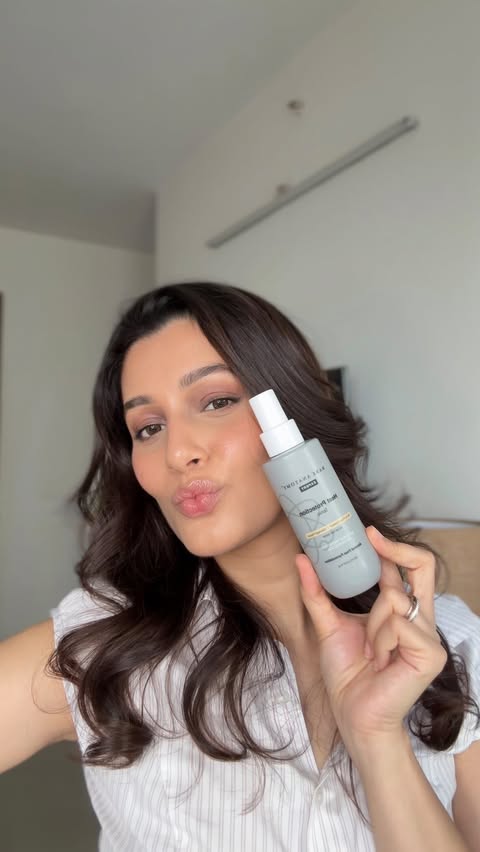 Instagram post by @parnika_tomar for Bare Anatomy. Caption reads: [...] of experimenting 🙂‍↕️ Product used:....