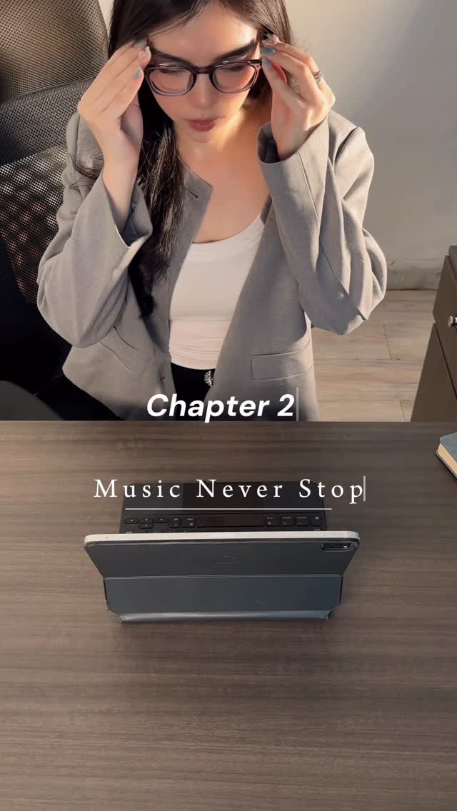 Instagram post by @carinlili2 for Apple Music. Caption reads: [...] the music never really stops 🎧✨
Apple Music....