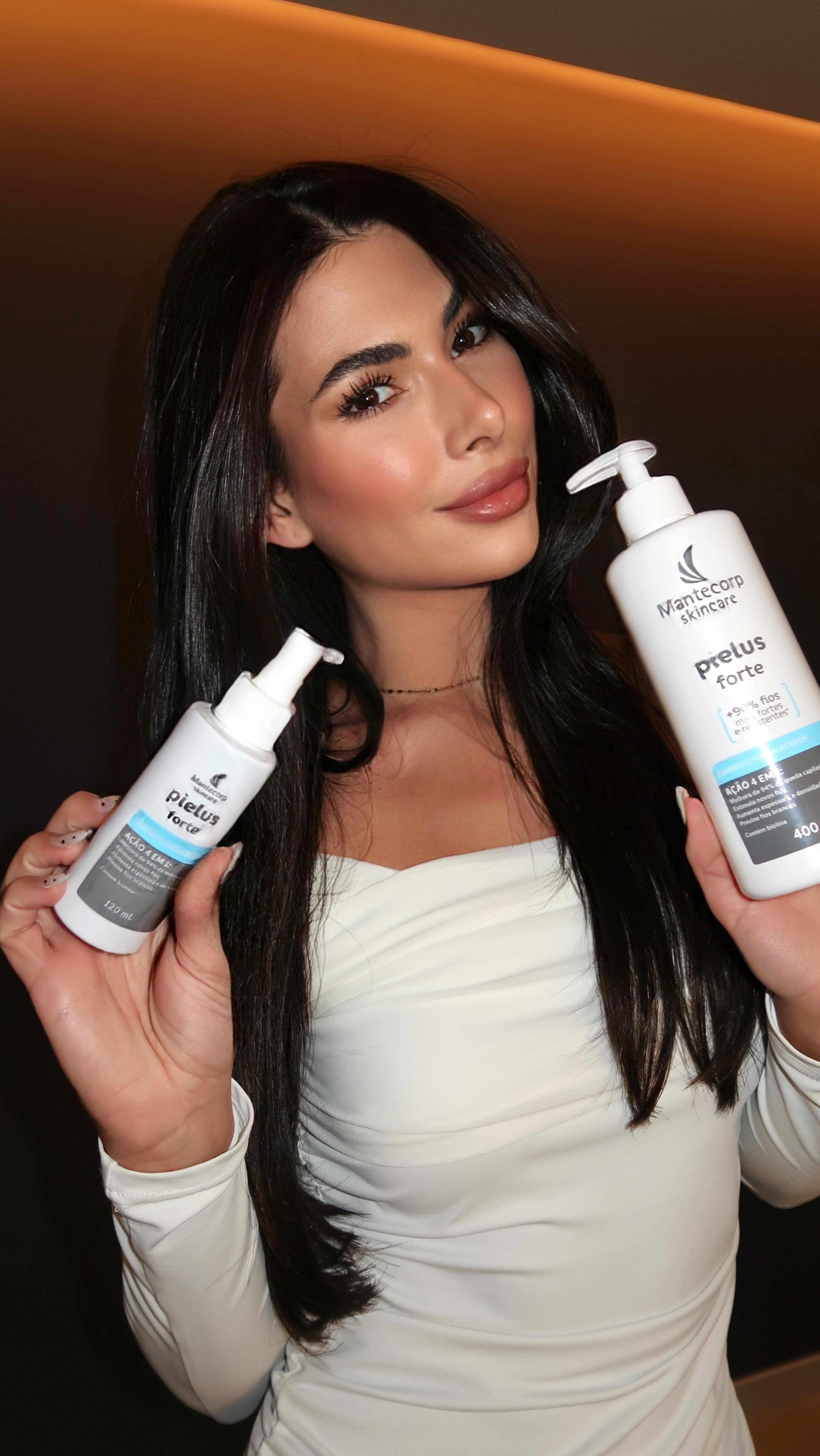 Instagram post by @aylabocci for Mantecorp Skincare. Caption reads: Se seu cabelo anda caindo mais que o normal, esse....