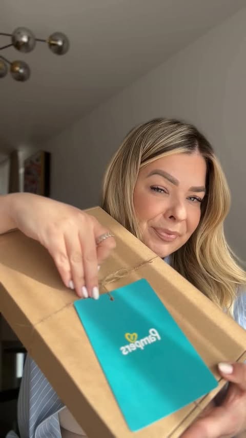 Instagram post by @naida.ajanovic for Pampers. Caption reads: [...] deseta beba u BiH rodi prije....