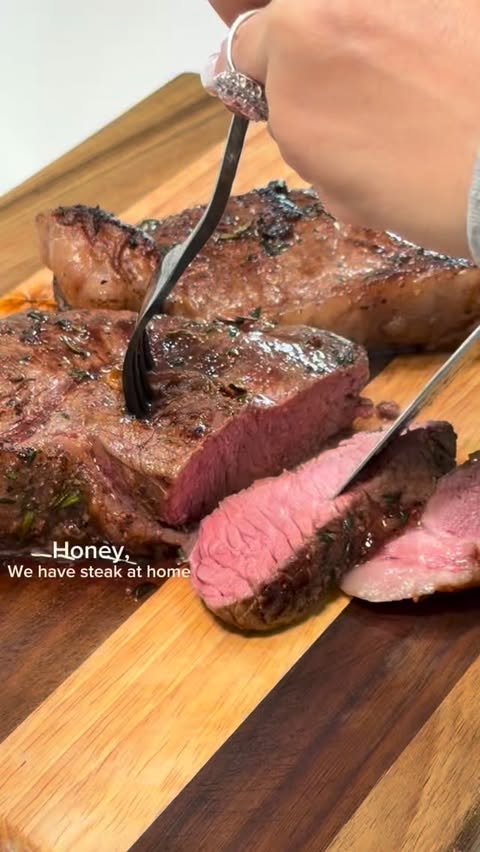 Instagram post by @cookwithchan for ButcherBox. Caption reads: [...] NEWS 🥩 

@butcher_box has an amazing....