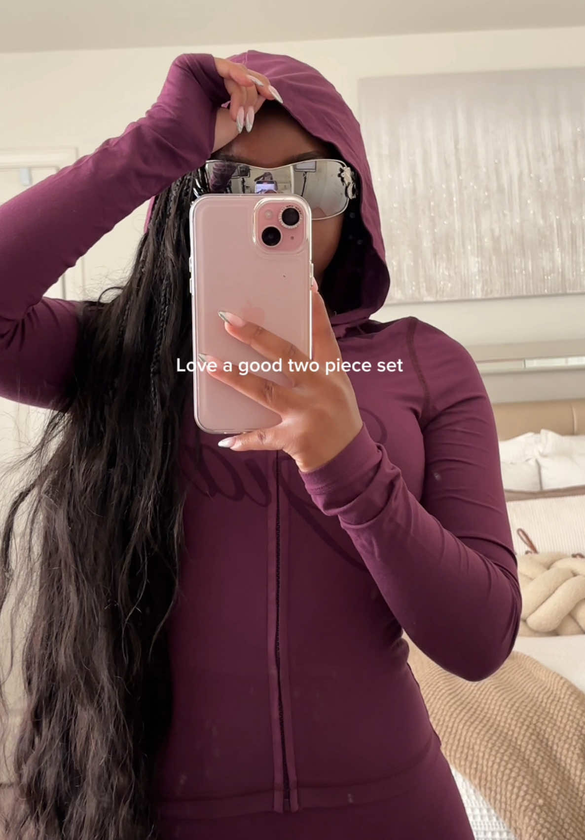 TikTok post by @sarasimone101 for IAMGIA. Caption reads: [...] comfortable 😩 & the color is perfect!....