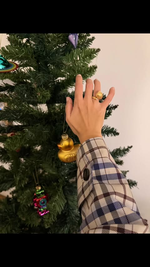 Instagram post by @elisaboto for PARFOIS. Caption reads: [...] my go-to look of the season @parfois....