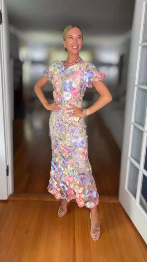 Instagram post by @roseandgreyfashion for Chicwish. Caption reads: [...] and I’ll send you all the looks. @chicwish....
