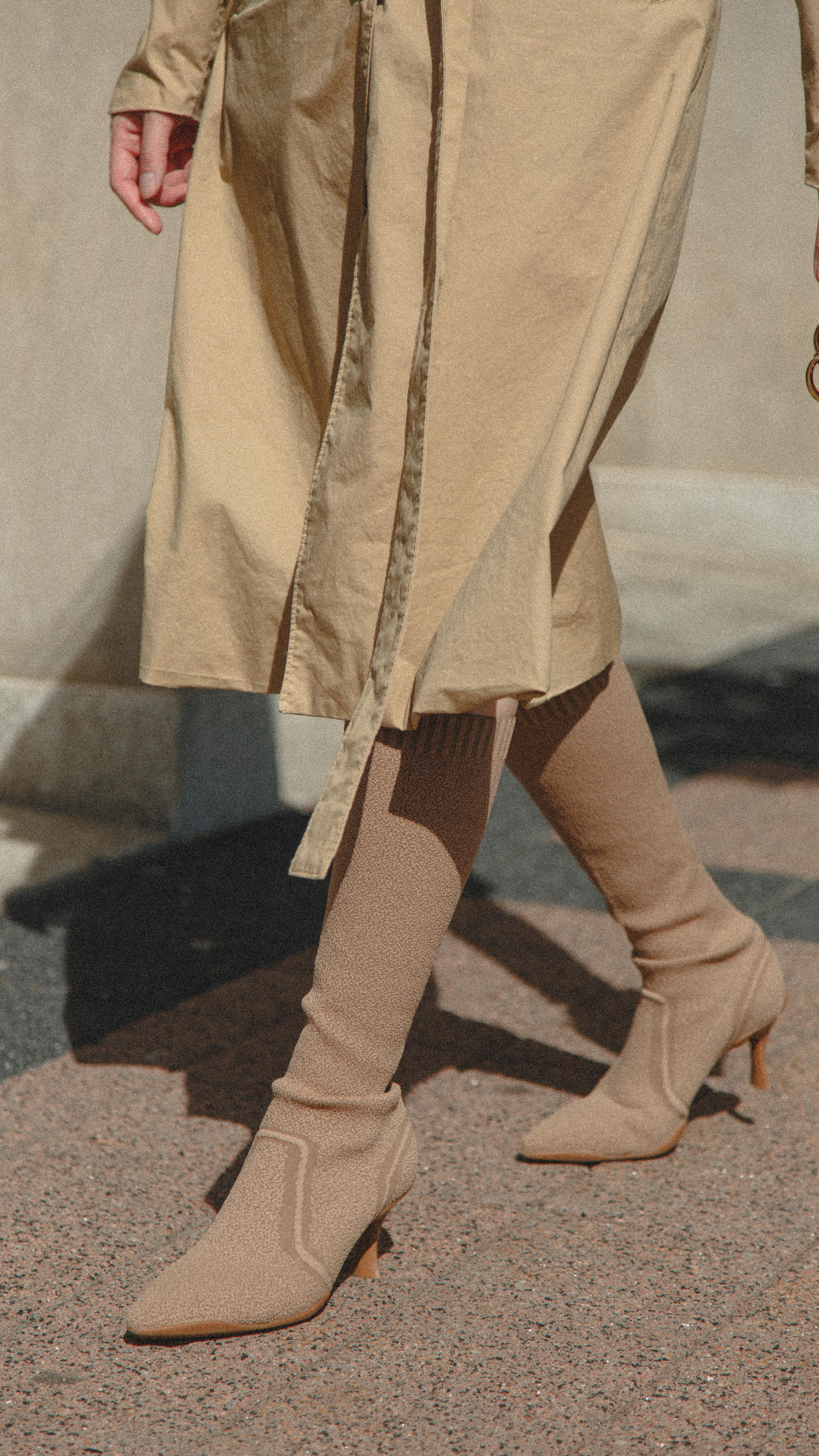 Instagram post by @serinnachoi for Cosyisland. Caption reads: Step into style and comfort with my Cosy Island....