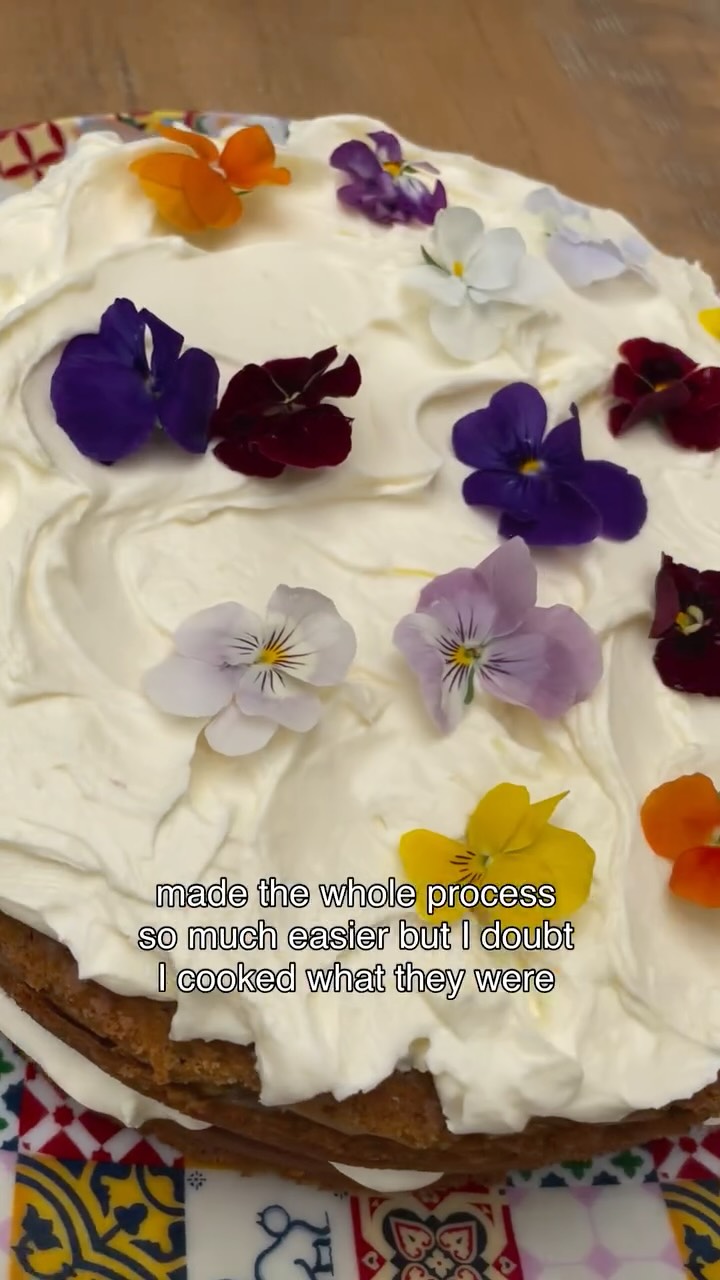 Instagram post by @whatyourdoctoreats for Ocado. Caption reads: #ad #affiliate
Welcome to my first microbiome....