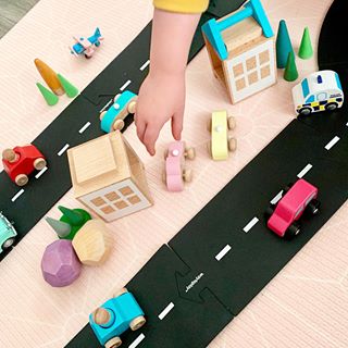 Instagram post by @thisfamilylife_ for Waytoplay. Caption reads: [...] 🎉 .
A little set up here with....