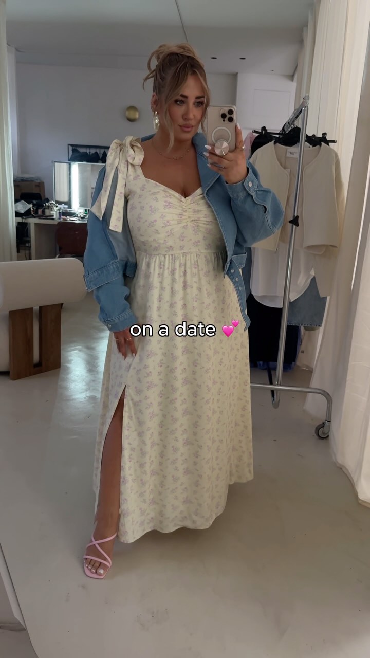 Instagram post by @citamaass for ABOUT YOU. Caption reads: Werbung/

What would i wear … 💕
@aboutyoude....